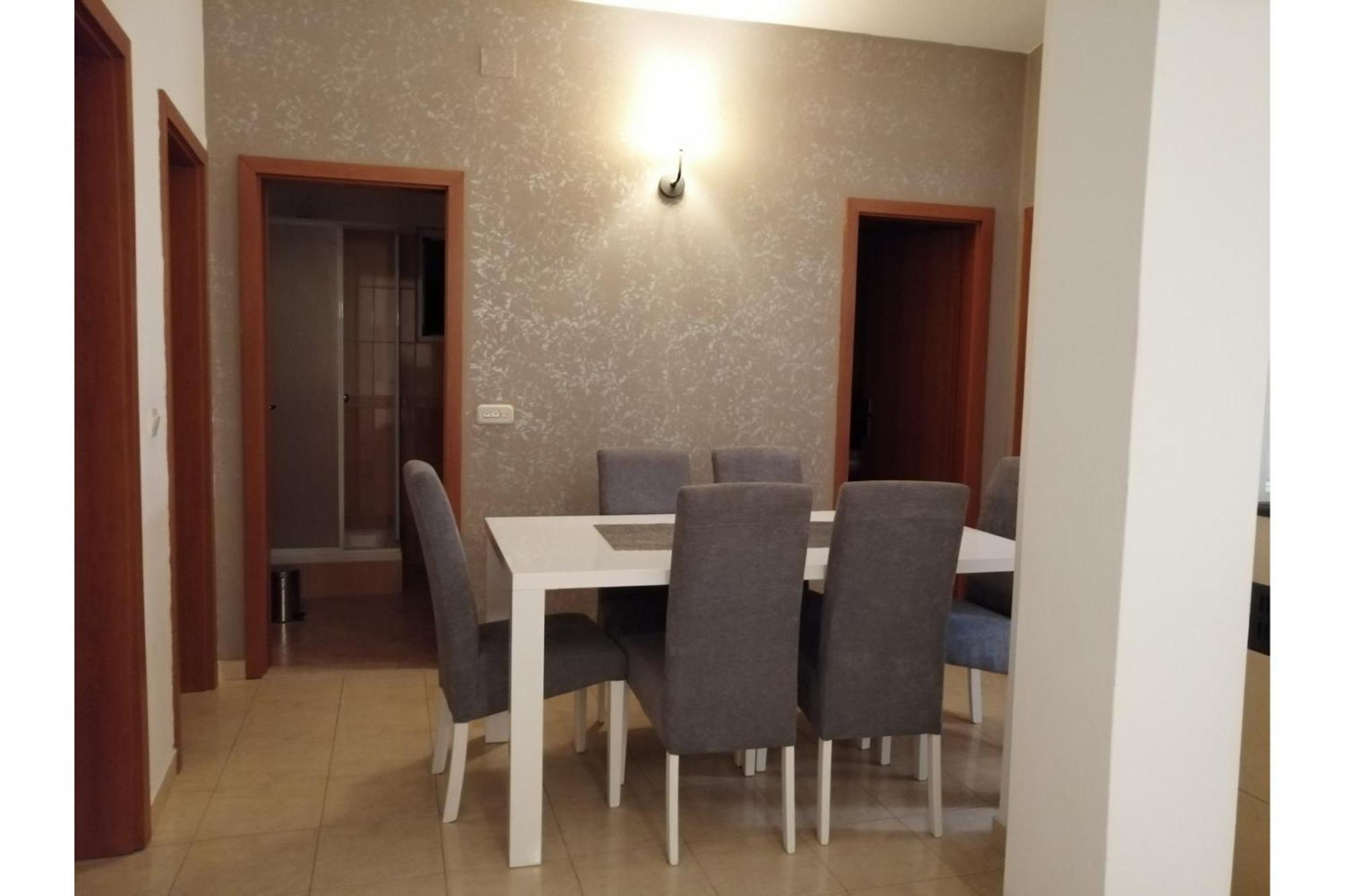 Apartment Flowers Bibinje Luaran gambar