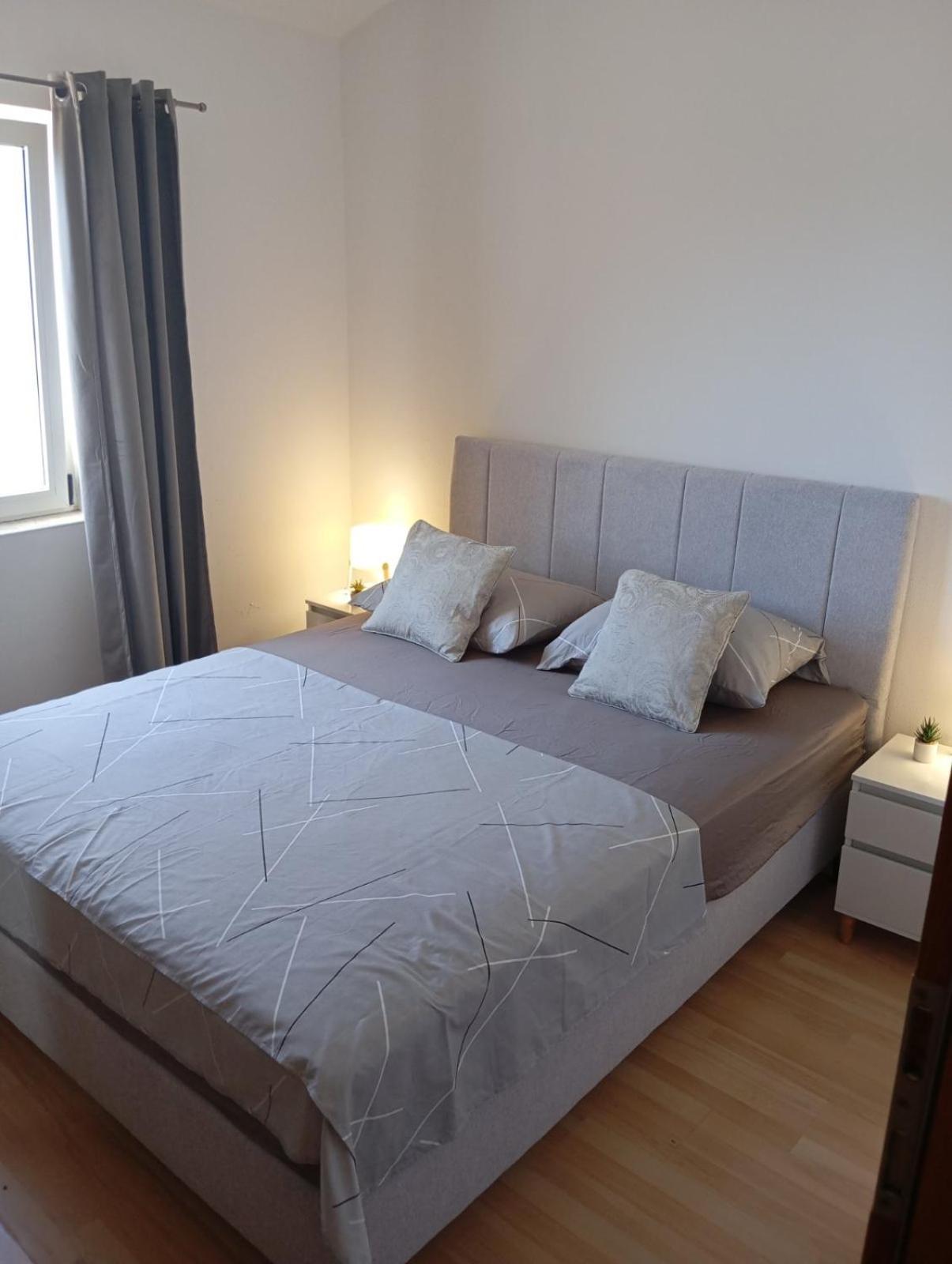 Apartment Flowers Bibinje Luaran gambar