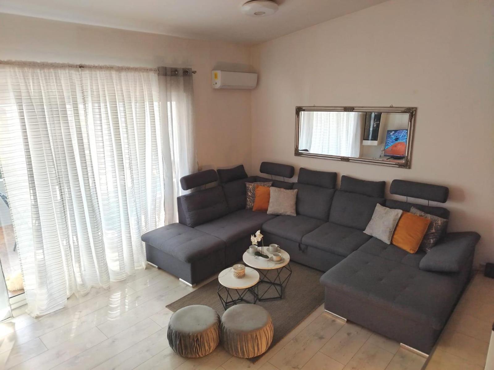 Apartment Flowers Bibinje Luaran gambar
